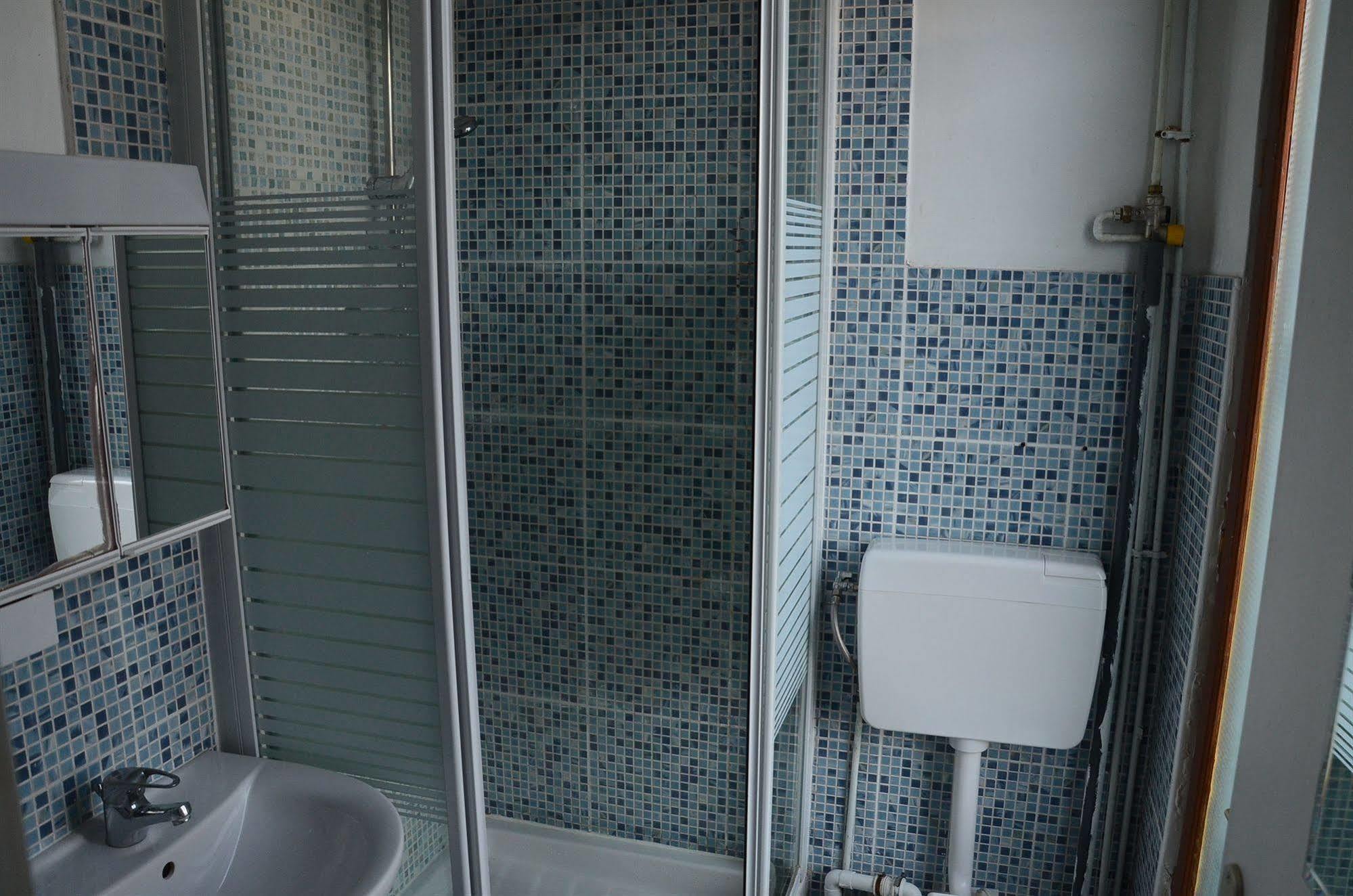 Hotel Studios Phenicio Porte De Versailles Malakoff Bagian luar foto
