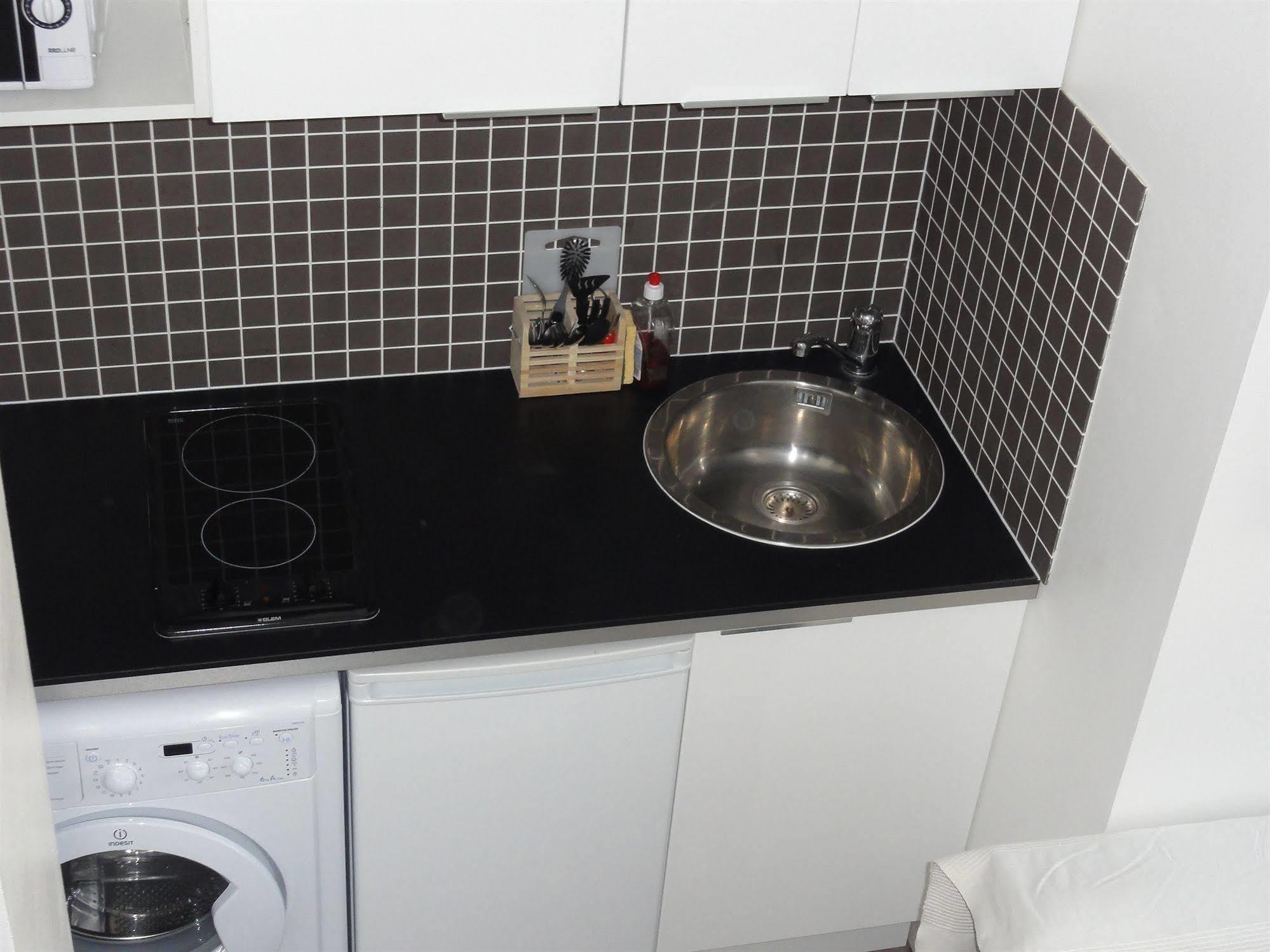 Hotel Studios Phenicio Porte De Versailles Malakoff Bagian luar foto
